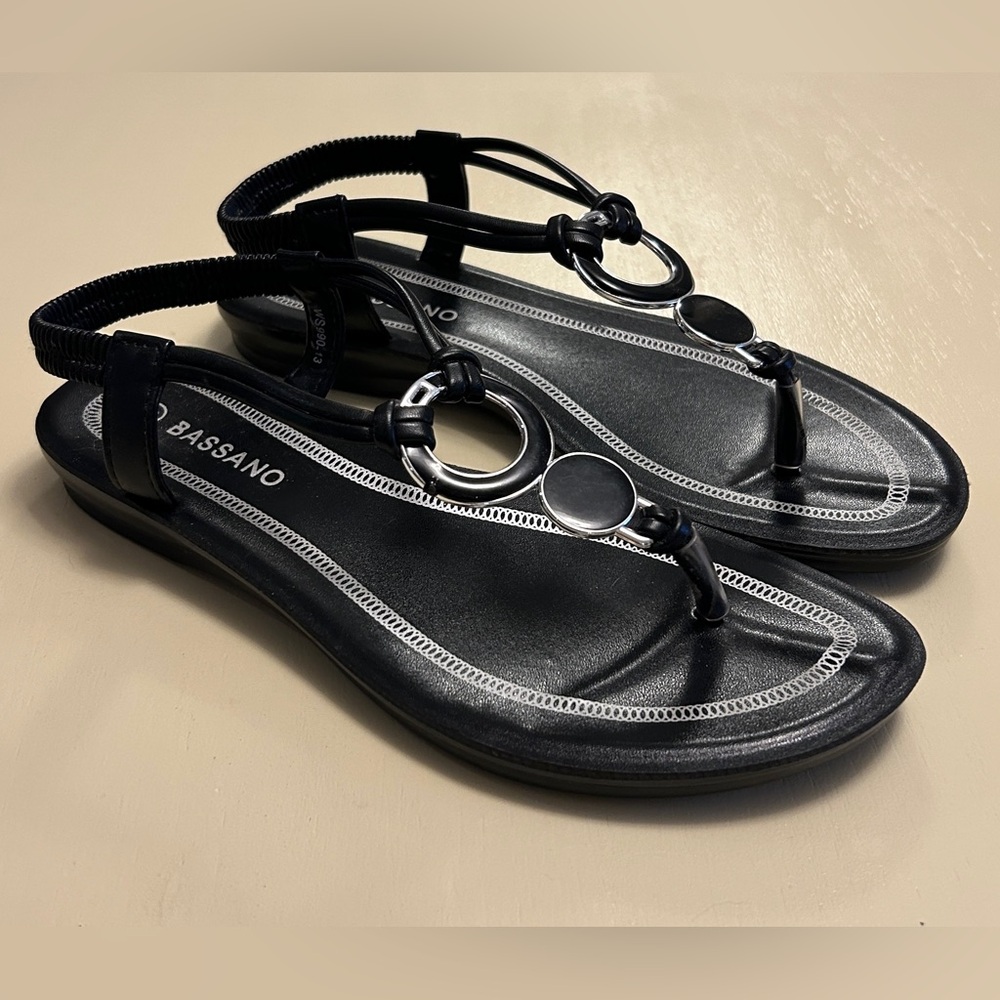 Bassano Sandals Size 40 (fit 9) new!